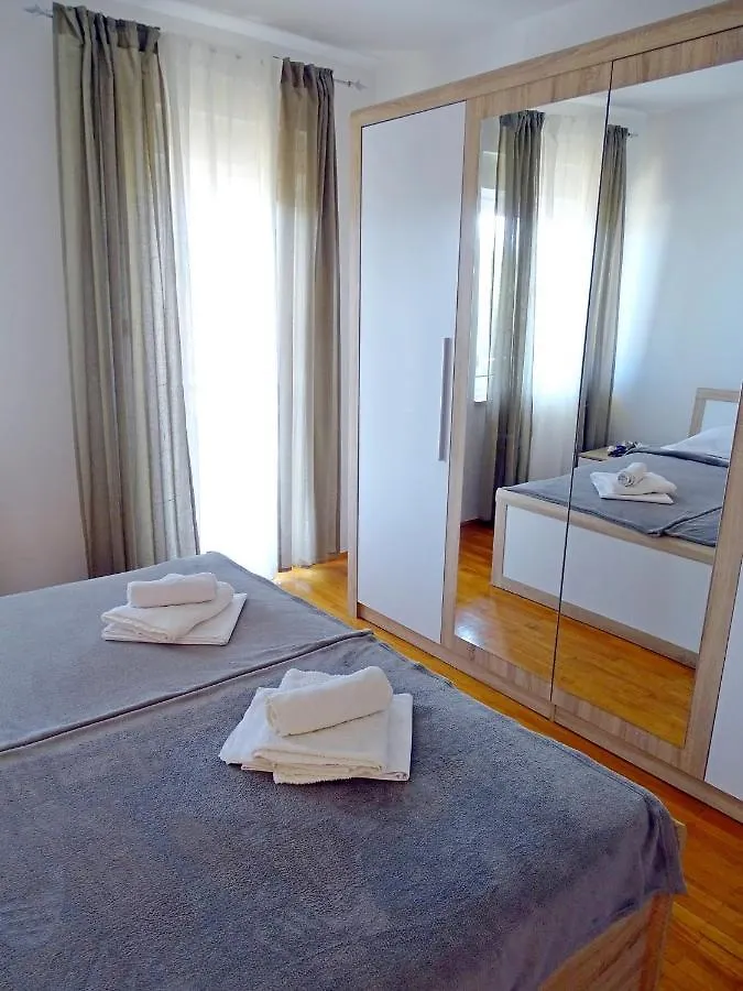Apartments Zrinko Novi Vinodolski 0*,